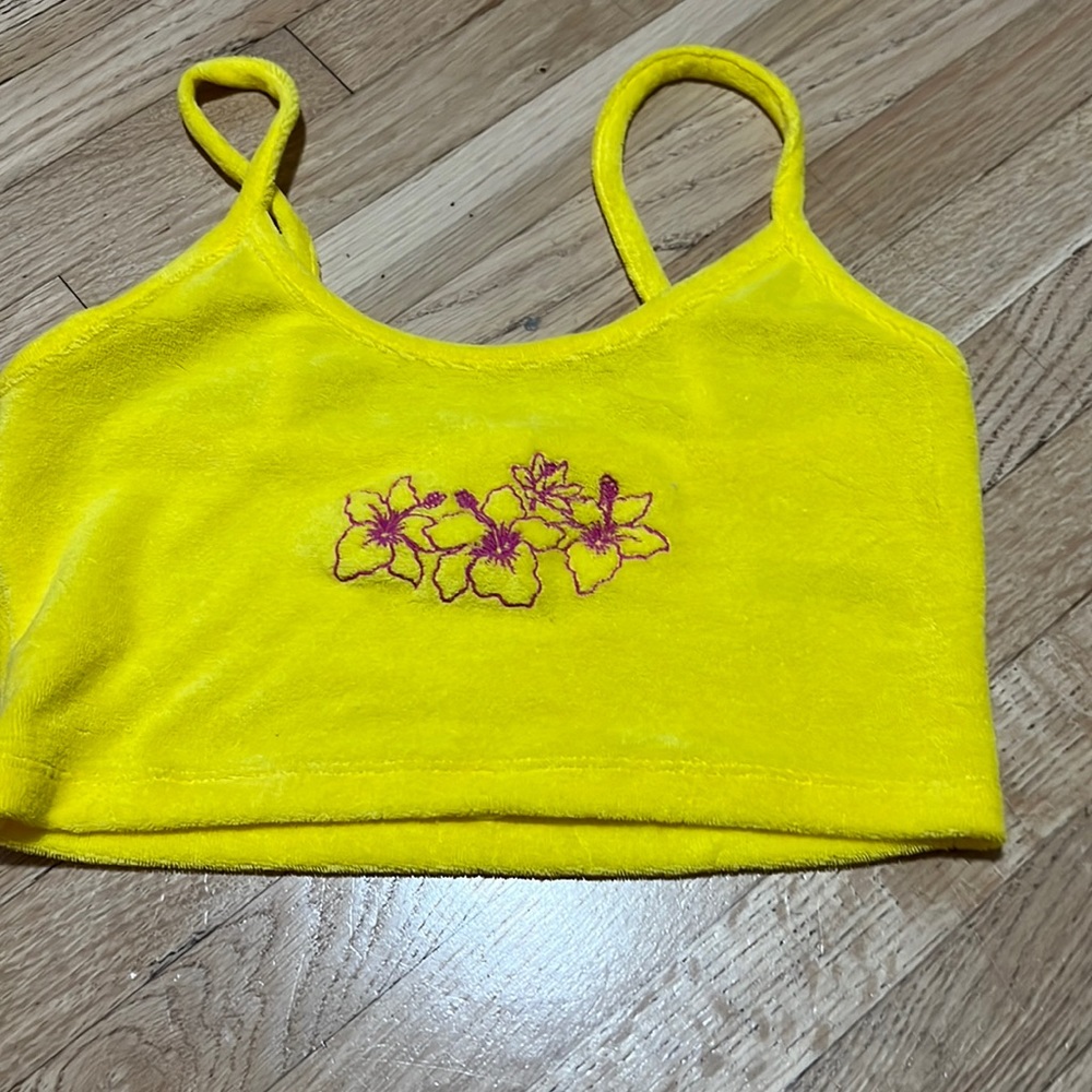 cropped tank top with Hawaiian flower